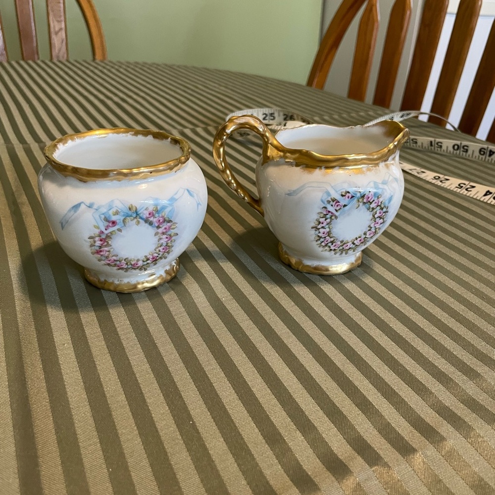 Vintage Gold-Trim Porcelain Creamer and Sugar Set with Floral Wreaths - Picture 5 of 8